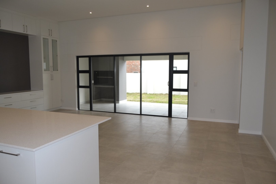 3 Bedroom Property for Sale in Somerset Lakes Western Cape